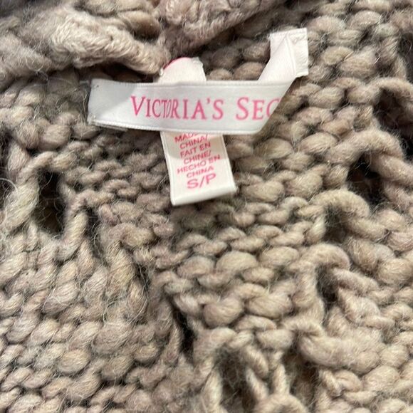 victoria’s Secret Chunky Oversized Open Knit Sweater Sz S - Picture 9 of 11
